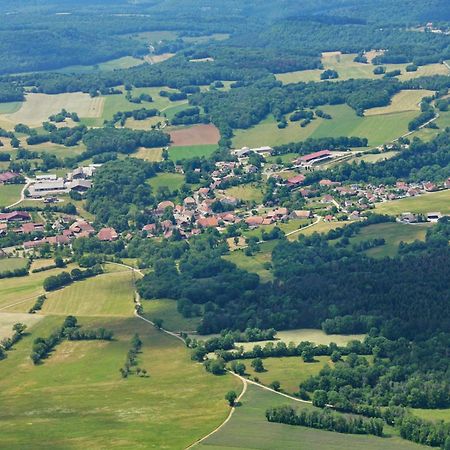 Le Champ Des Lys Amancey Exterior foto