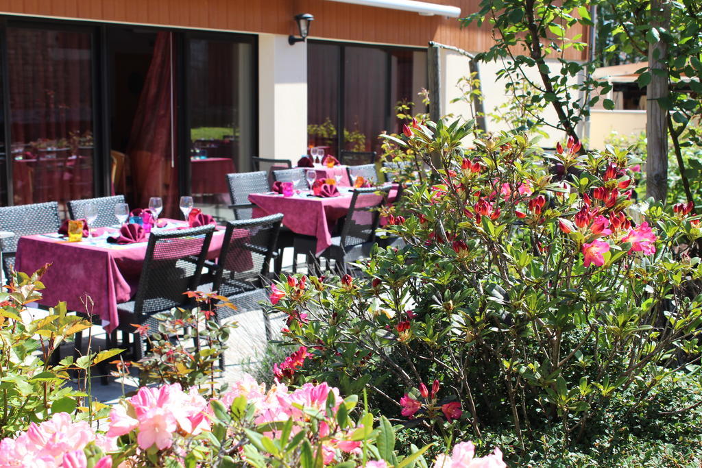 Le Champ Des Lys Amancey Exterior foto