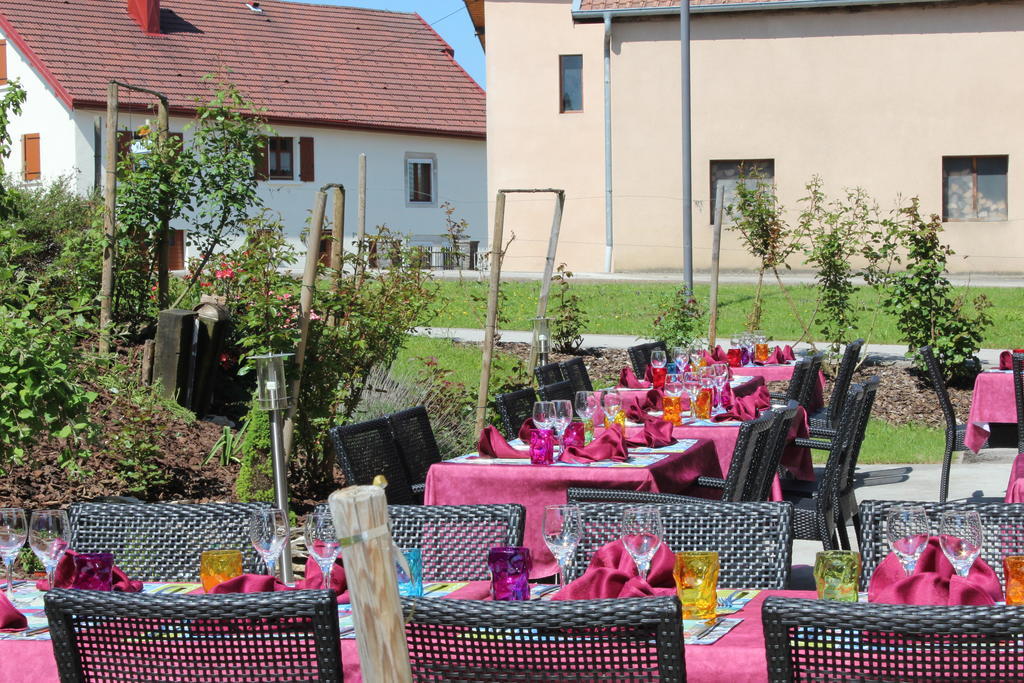 Le Champ Des Lys Amancey Exterior foto